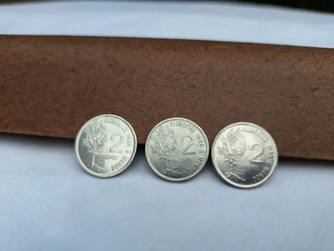 Moeda 2 centavos 1975 alimentos para o mundo 