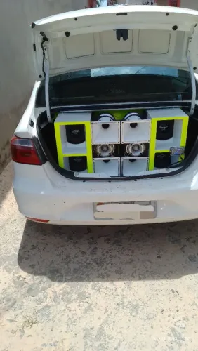 Som automotivo completo
