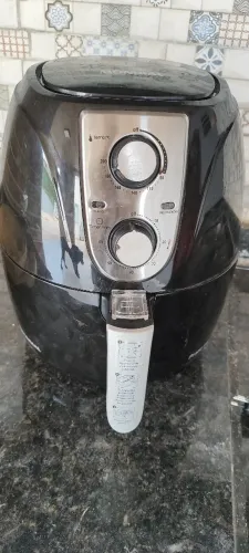 Air Fryer funcionando porém muito enferrujada