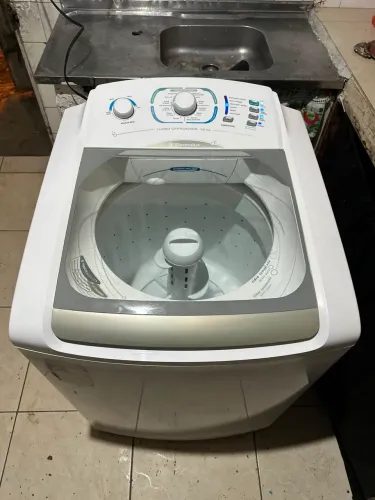 Máquina de lavar Eletrolux 12 quilos