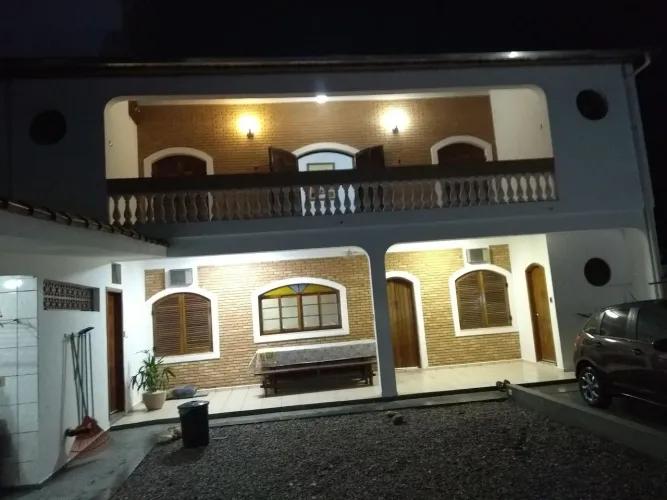 LINDO SOBRADO NA PRAIA DE MARANDUBA PARA TEMPORADA E FINAIS DE SEMANA