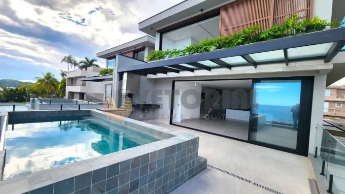 Casa 4 Suítes Pé na areia Juquehy São Sebastião SP