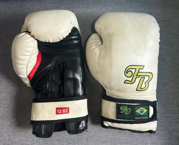 Kit Boxeador - Luvas de boxe e protetores 