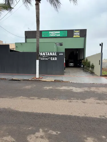 VENDE-SE PRÉDIO COMERCIAL E EQUIPAMENTOS