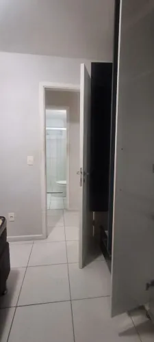 Apartamento semi-mobiliado com 2 dormitórios.Altos dos franceses
