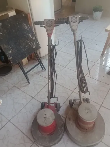 Enceradeira industrial