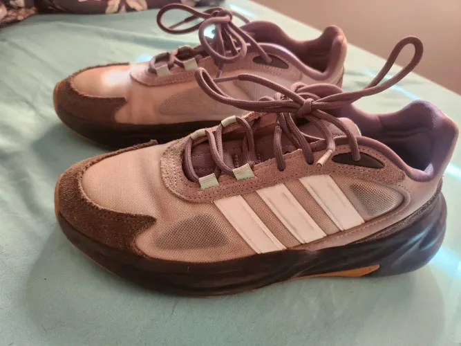 Tênis Adidas