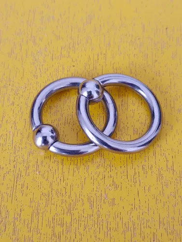 Vendo par Piercing alargador para orelhas, nariz.