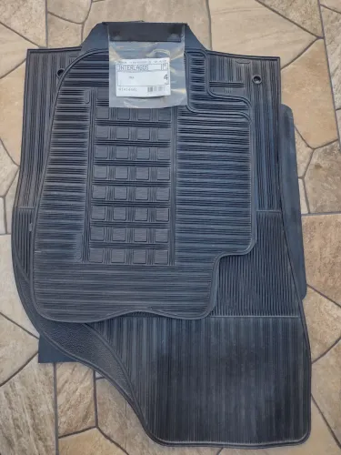 Tapete borcol Fiat Idea com detalhe