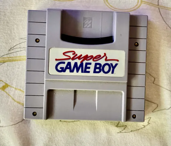 ORIGINAL SUPER GAME BOY (SUPER NINTENDO)