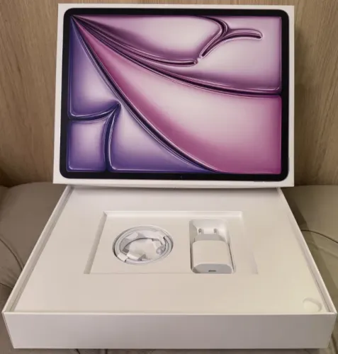 iPad Air 13" M3 (1TB) Wi-Fi + Cellular Roxo (1 dia de uso) + AppleCare+ Americana Ativo