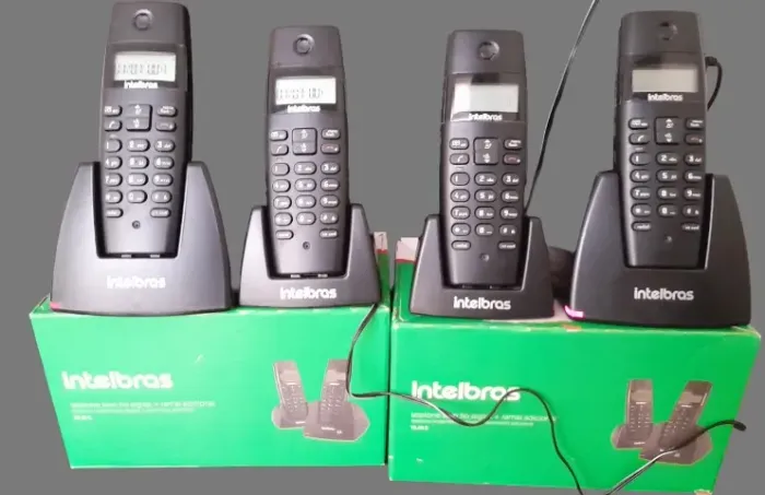 Kit de 02 Telefones sem fio com ramal, totalizando 04 aparelhos Intelbras modelo TS 40 com