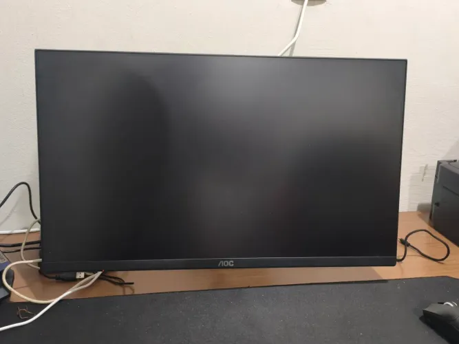 Monitor AOC 24" 100HZ ideal para jogos 