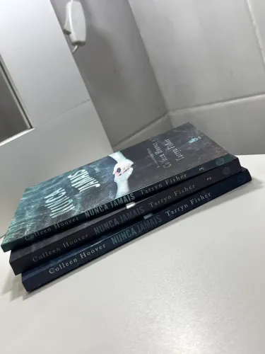 Livros Colleen Hoover