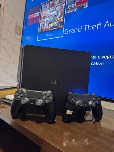 PS4 Slim 1TB + 2 Controles Originais Sony + Jogos