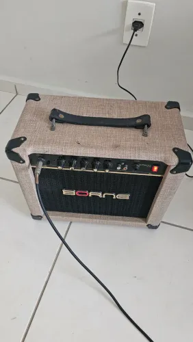 Vendo ou troco caixa amplificada de guitarra