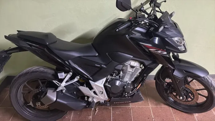 CB Twister com apenas 5.800km