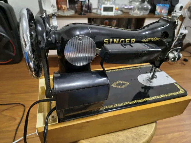 Máquina de costura Singer