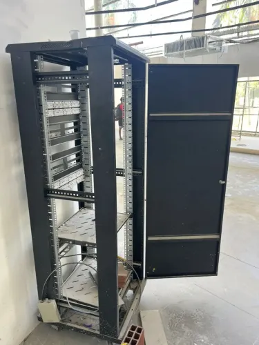 Rack de Rede / Telecom 19? com Patch Panels