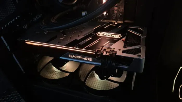 Placa de video RX 5700 XT 8gb Gddr6 Sapphire Nitro+ excelente placa, muito fria, roda tudo