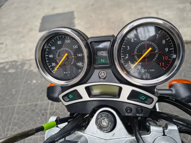 Moto muito nova