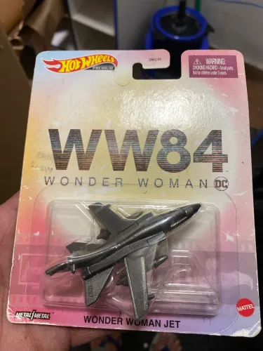 Hot wheels premium WW84 mulher maravilha
