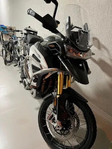 Triumph 1200 Rally explorer impecável