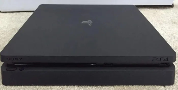 PS4 slim 1TB usado