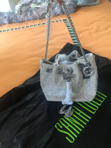 Bolsa com cristais Santa Lolla