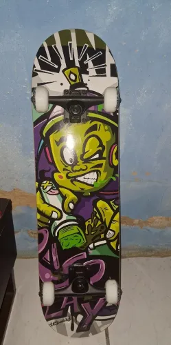 Skate Completo com Design Exclusivo Ótimo Estado
