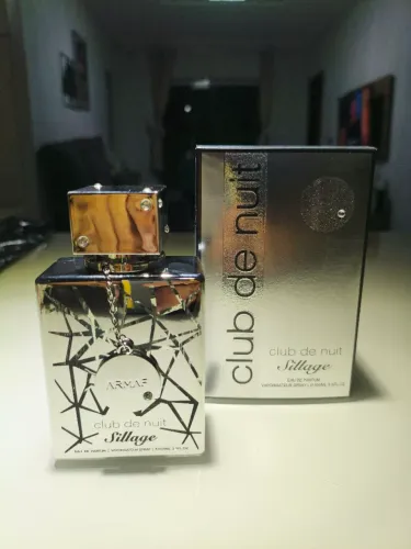 Perfume Club de Nuit Sillage