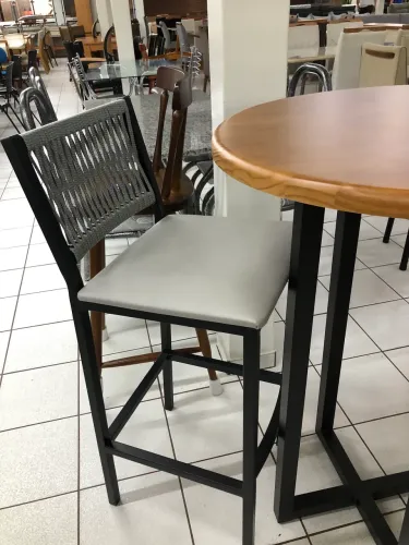 Bistrô c/ banquetas novo