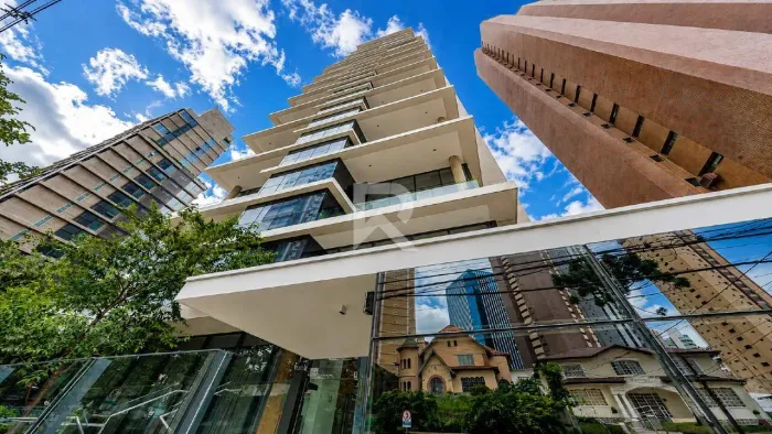 Apartamento Mobiliado em Cond. de Alto Padrão com 230m² e 3 suítes para Locação - Cabral -