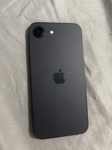 iPhone 16e