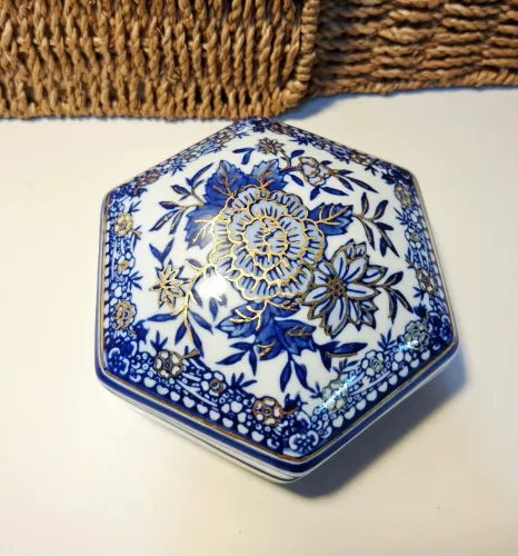 Caixa de porcelana sextavada