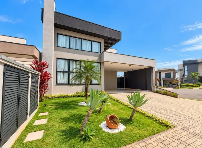 Belíssima casa alto padrão à venda no condomínio Mosaico