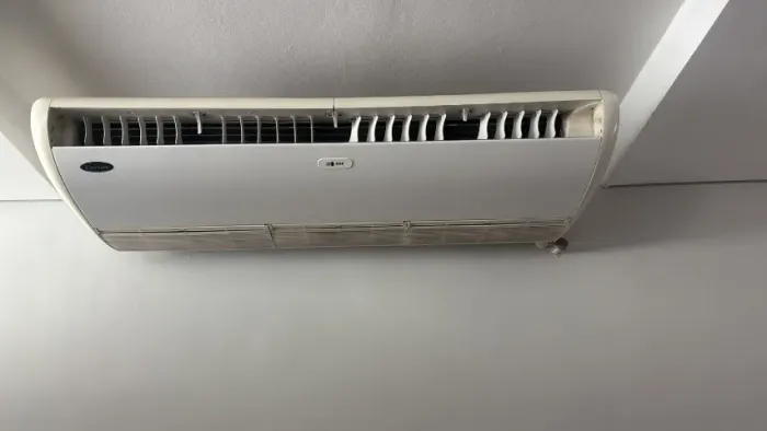 Ar-Condicionado Carrier Grande - Manutenção Recente