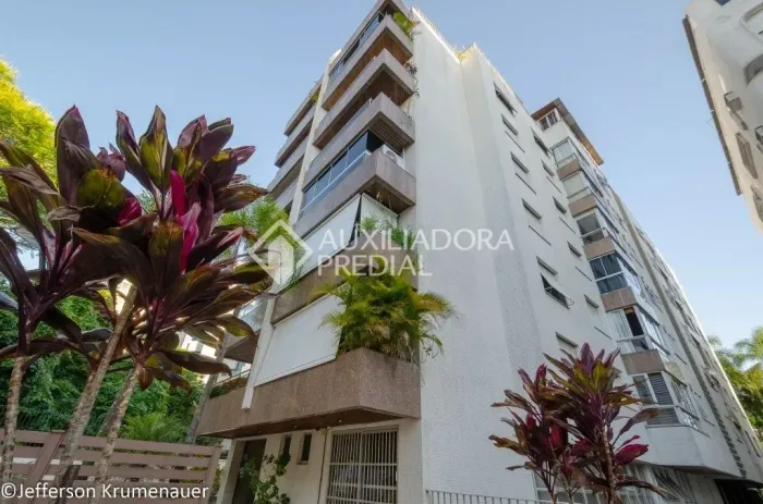 Cobertura para venda possui 218 metros quadrados com 3 quartos em Higienópolis - Porto Ale