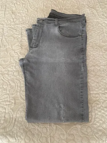 Calça preta