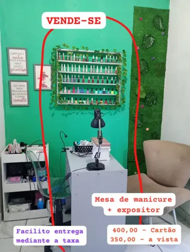 Mesa de manicure + expositor 