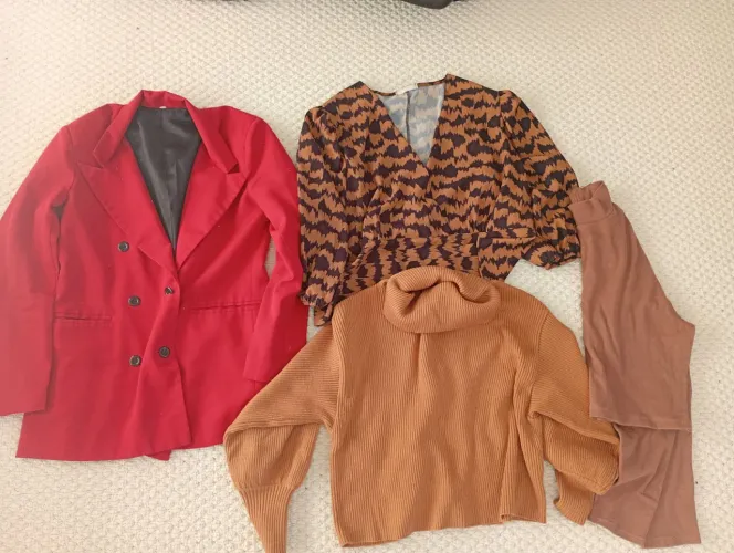 Kit feminino - 1 blazer e 3 blusas