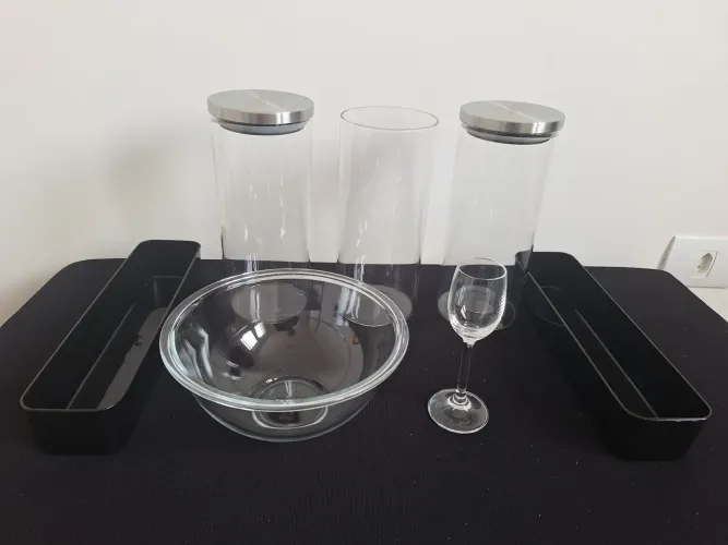 Pote hermético + taça + vasilha 