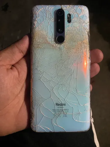 Vendo redmi note 8 pro, só a tela de trás que está quebrada mas não interfere em nada