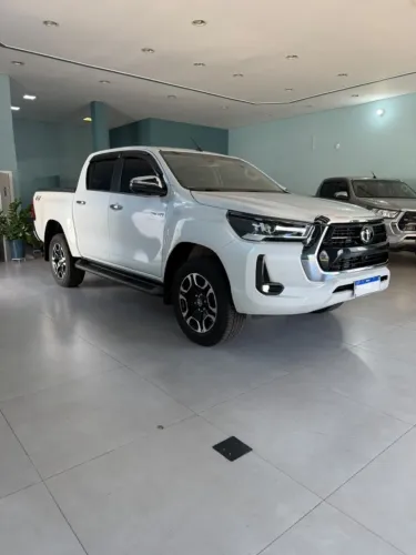 Toyota Hilux CD SRX 4X4 2.8 TDI 16V Diesel Aut. 2025