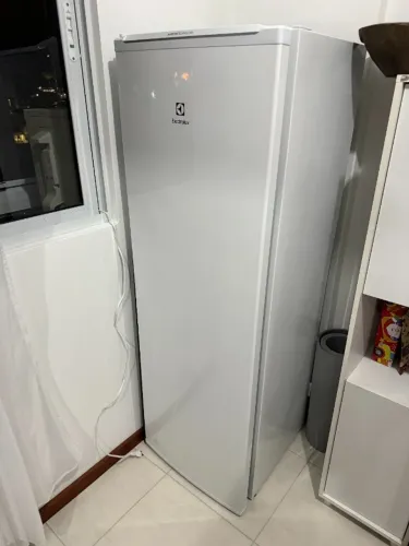 Freezer Electrolux 234L Inverter - Novo