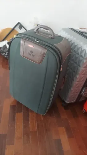 Mala de viagem Travel Way para 23 kg, usada e bem conservada.