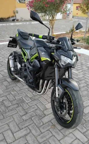 Z900 2021/21 impecável...