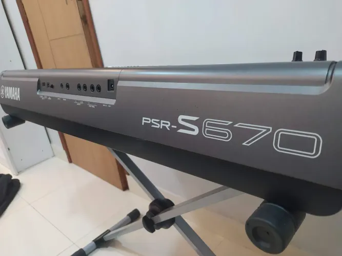 Teclado yamaha PSR s670