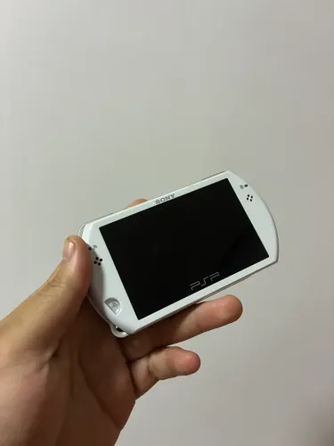 PSP GO Desbloqueado IMPECÁVEL ITEM DE COLECIONADOR