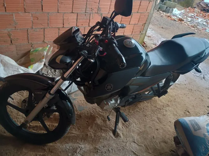 Moto sem detalhes